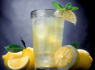 Лимонный сок. Фото